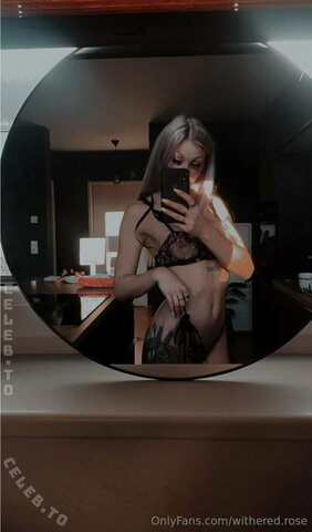 withered.rose nude photo 2