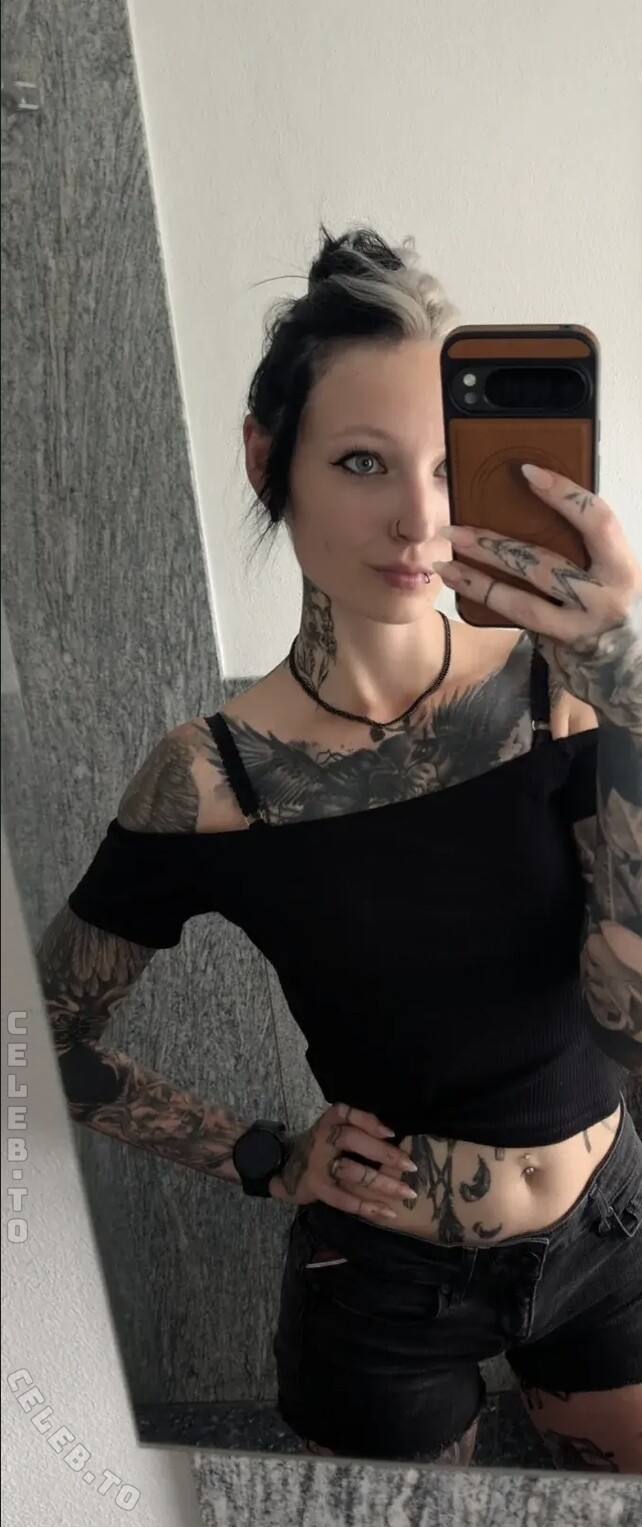 Woelfchen16 nude photo 3