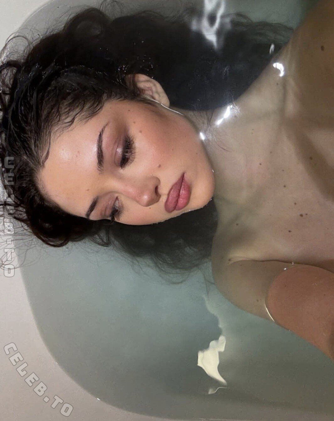 WoIstLena nude photo 2