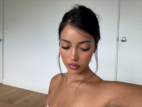 Wolfiecindy nude photo 4