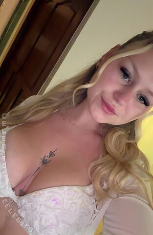 Wollnys nude photo 26