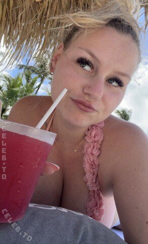 Wollnys nude photo 11