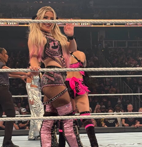 WWE Alexa Bliss Hot (1 photo)