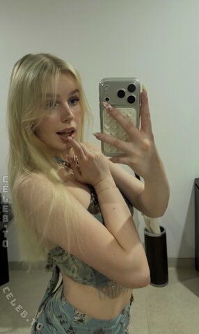 x05miaa nude photo 23