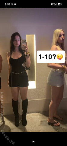 x05miaa – After a long time, foot content from her again (from Faye's snapstory, Mia censors her feet in her own post…