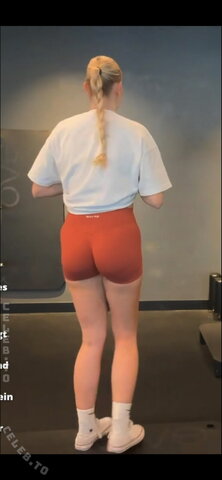 x05miaa – Mias 🍑 from the gym stream I already thought that he looks so good what do you say?