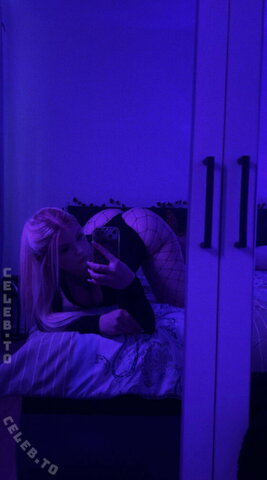 xblondie59 nude photo 7