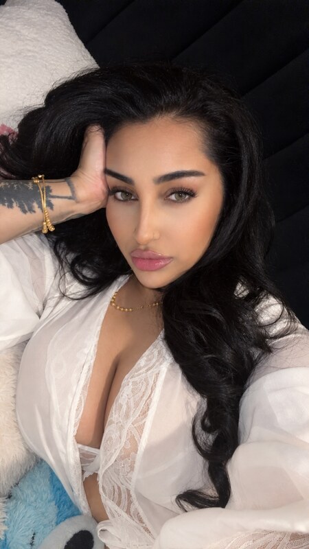 xclus_v nude photo 7