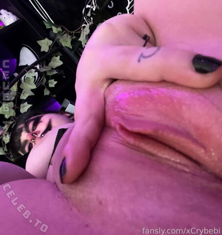 xCrybebi nude photo 74
