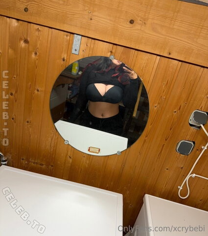 xCrybebi nude photo 1