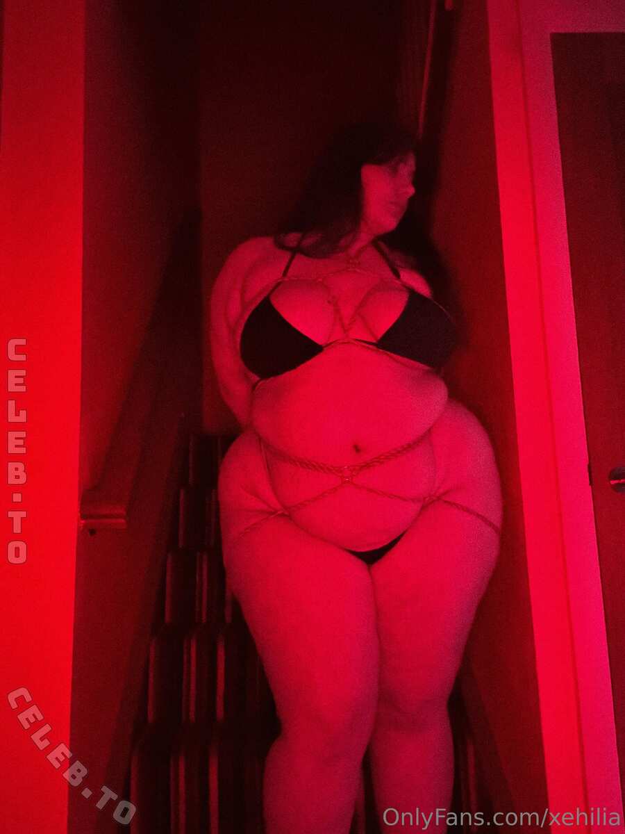 xehilia nude photo 9