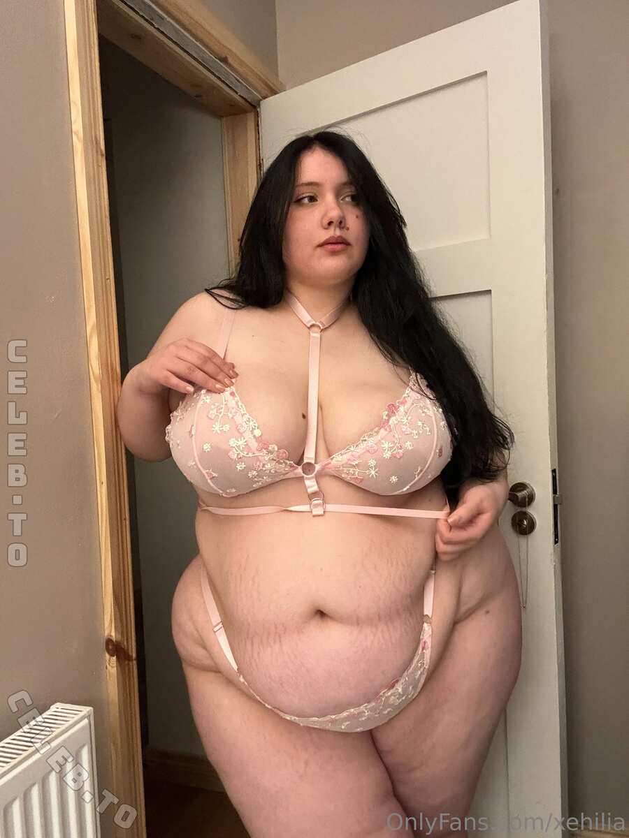xehilia nude photo 7
