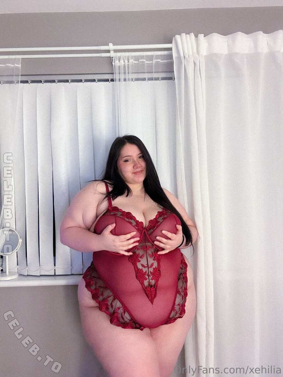 xehilia nude photo 4