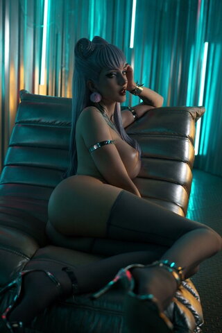 Xenon nude photo 7