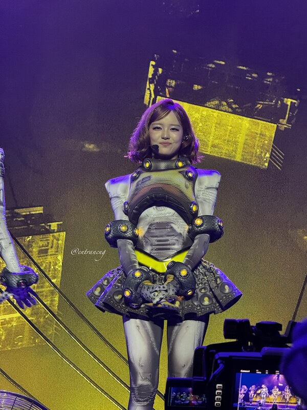 xg nude photo 18