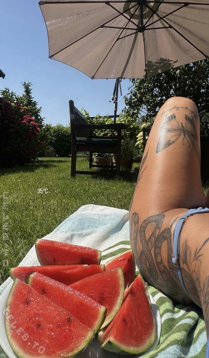 xh.elen.ax2 / Helena nude photo 4