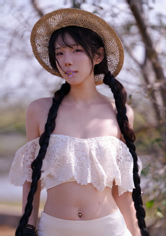 xiaogualu nude photo 1
