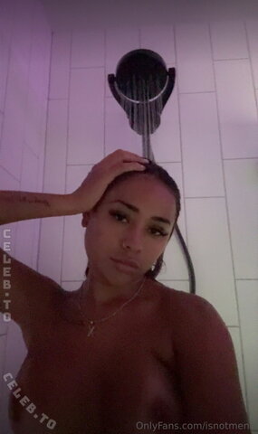 Ximena Saenz – Special DM 🤫