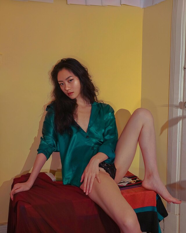 Xin Yu nude photo 6