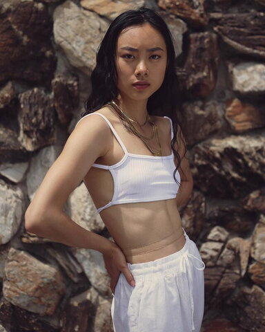 Xin Yu nude photo 22