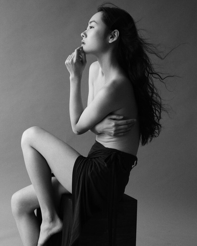 Xin Yu nude photo 19