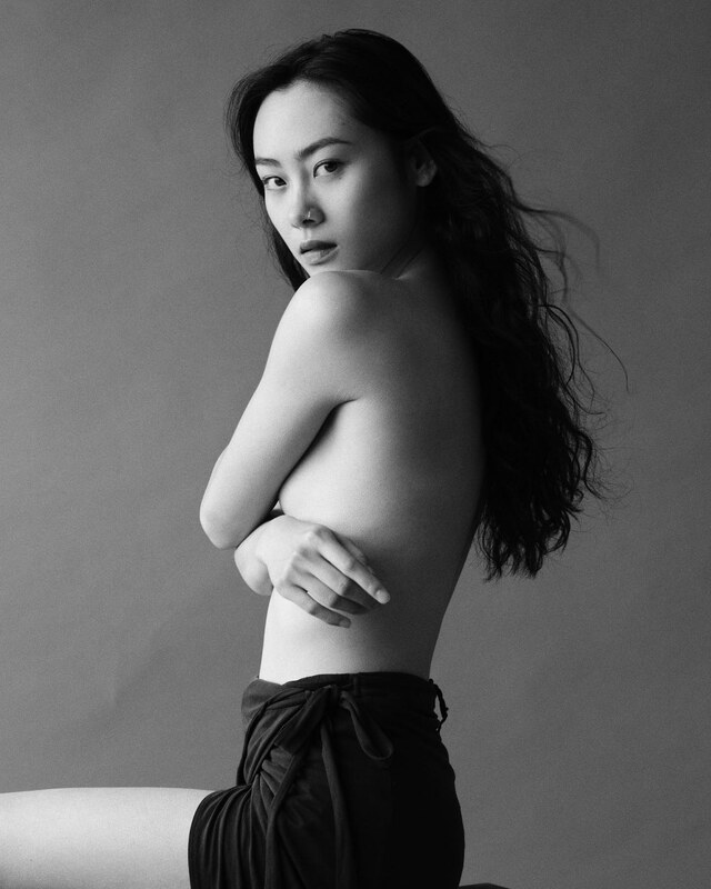 Xin Yu nude photo 20