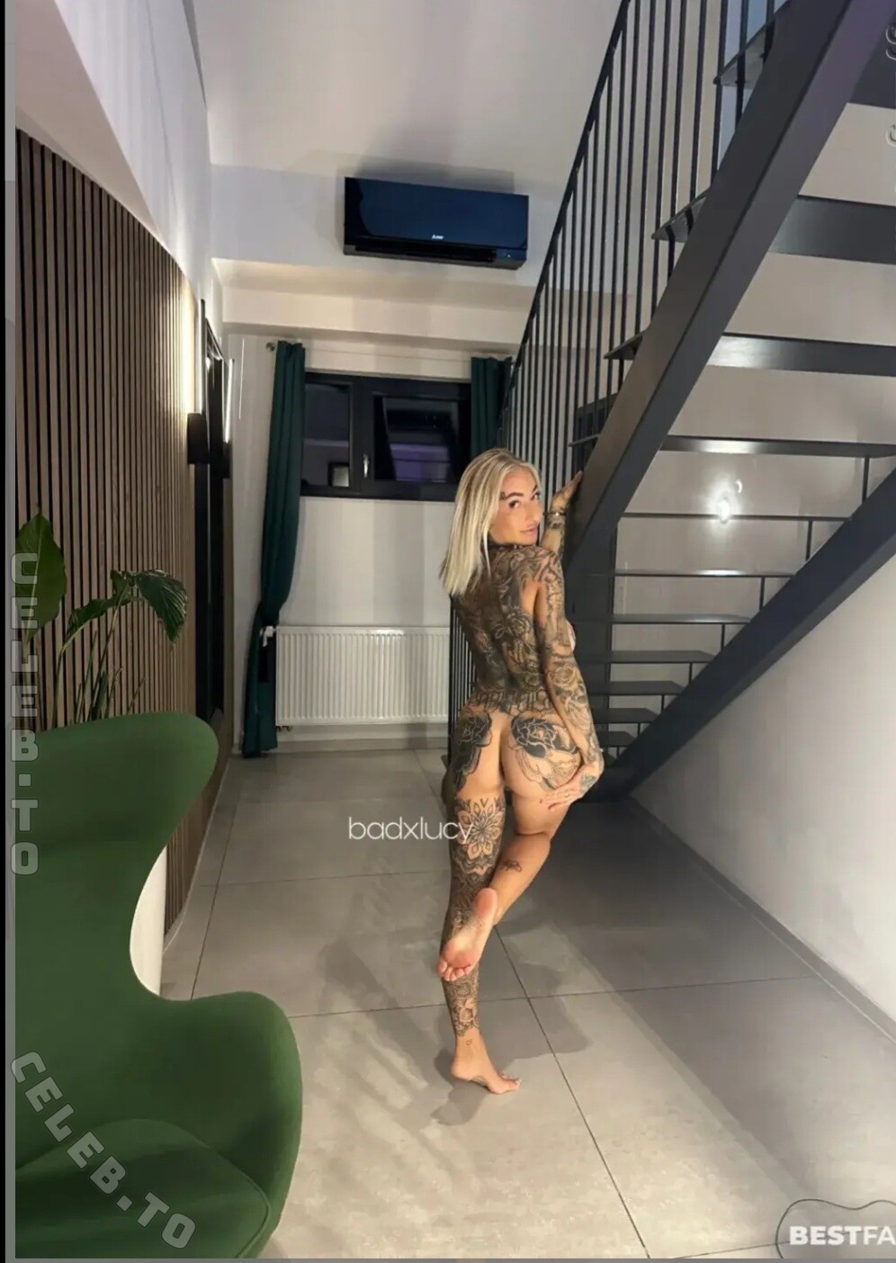 xlucy nude photo 15