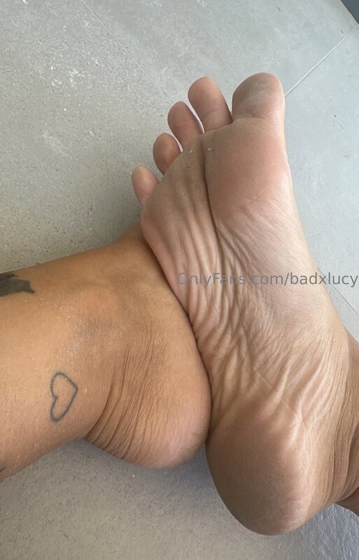 xlucy nude photo 3