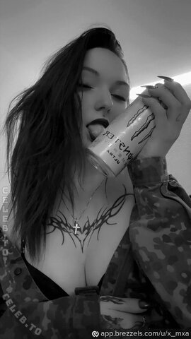 x.mxa.brn nude photo 4