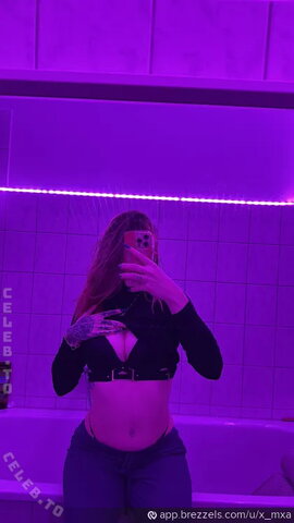 x.mxa.brn nude photo 7