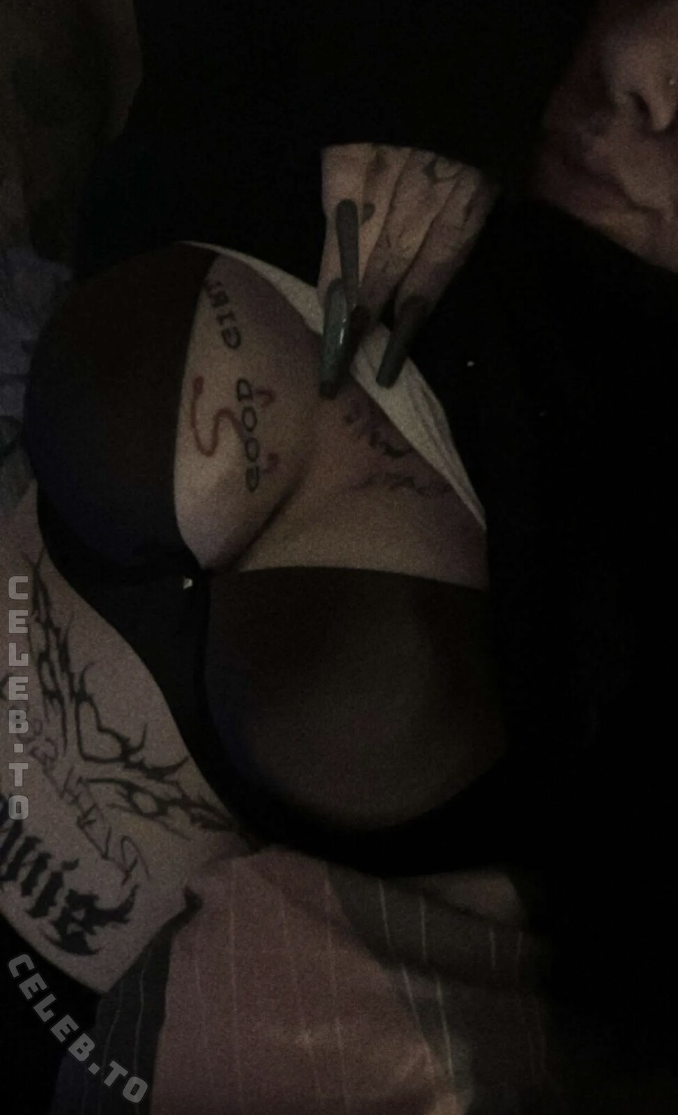 xocamilskyxo nude photo 1