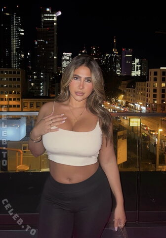 xolejla nude photo 17
