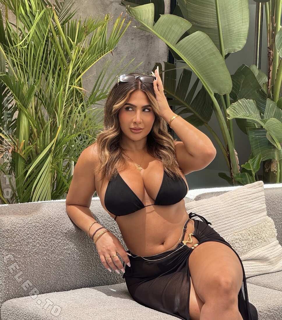 xolejla nude photo 2