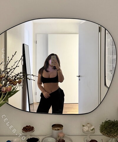 xolejla nude photo 10