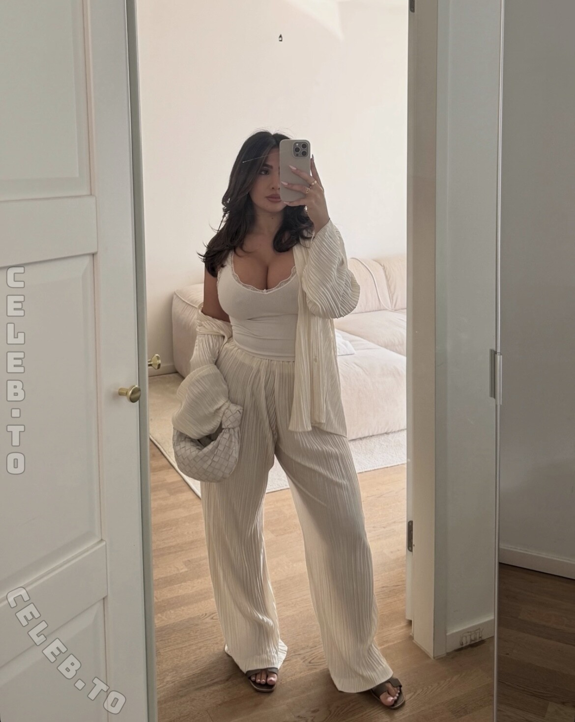 xolejla nude photo 11