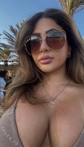 xolejla nude photo 1