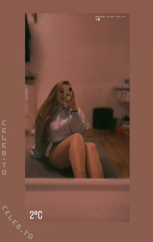 xophelianr nude photo 3