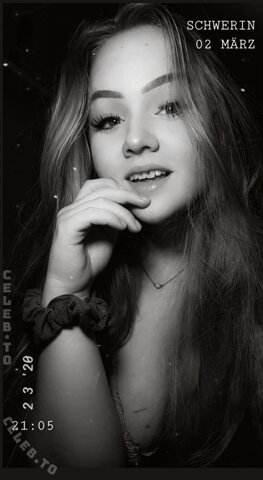 xophelianr nude photo 20