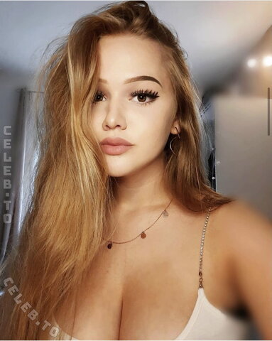 xophelianr nude photo 18