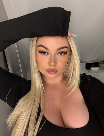 xrromys nude photo 2