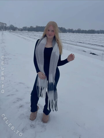xtiara07 nude photo 10