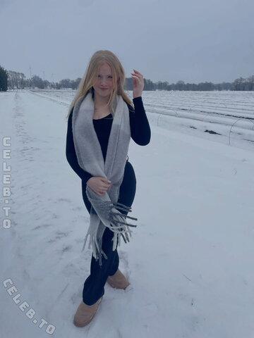 xtiara07 nude photo 9