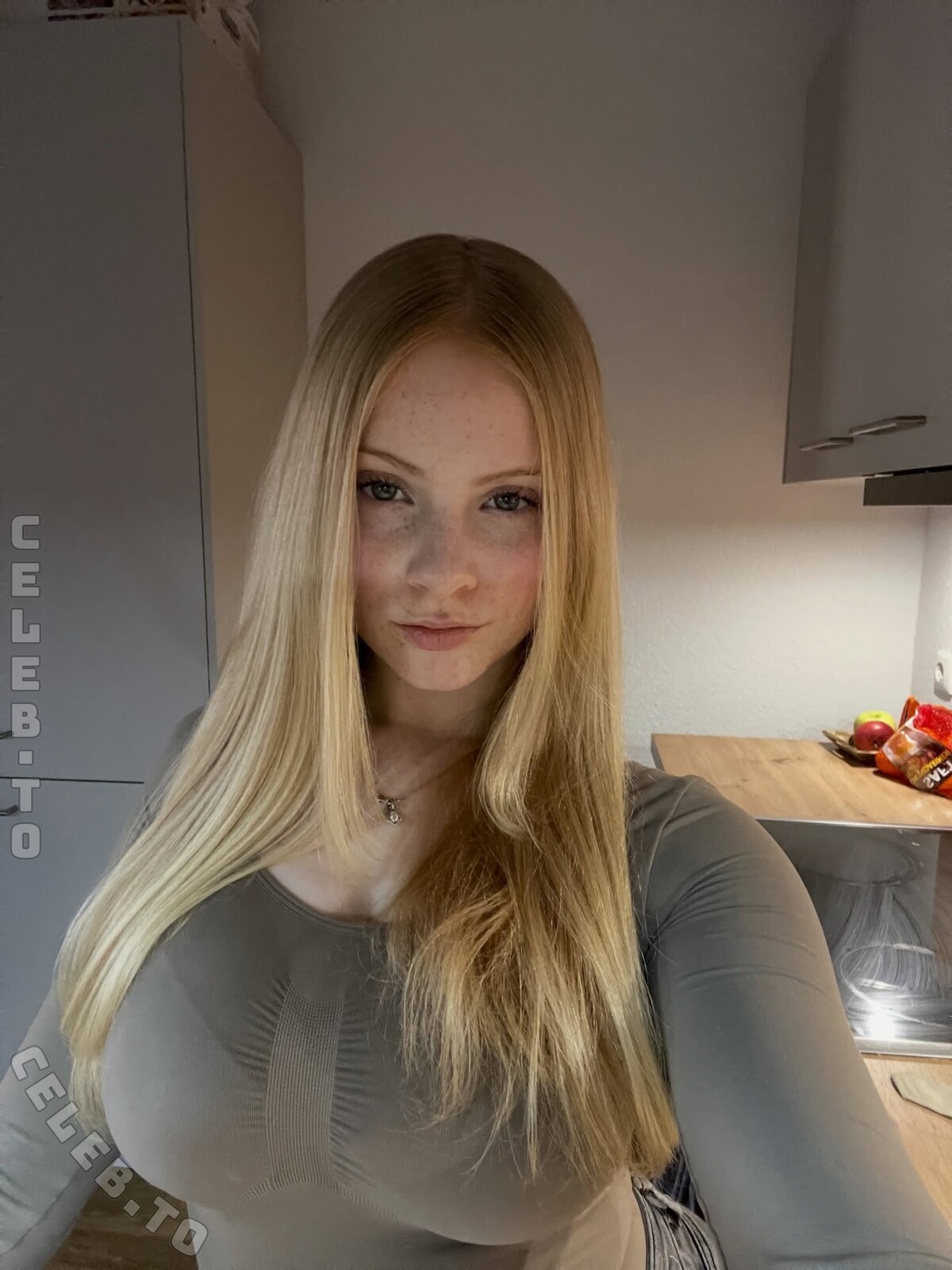 xtiara07 nude photo 4