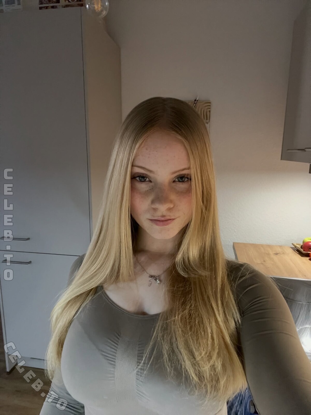 xtiara07 nude photo 6
