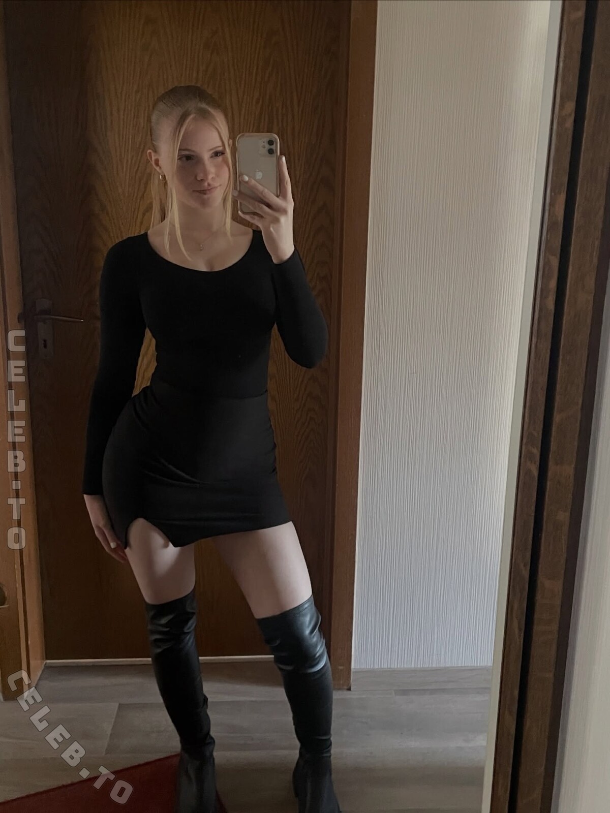 xtiara07 nude photo 9