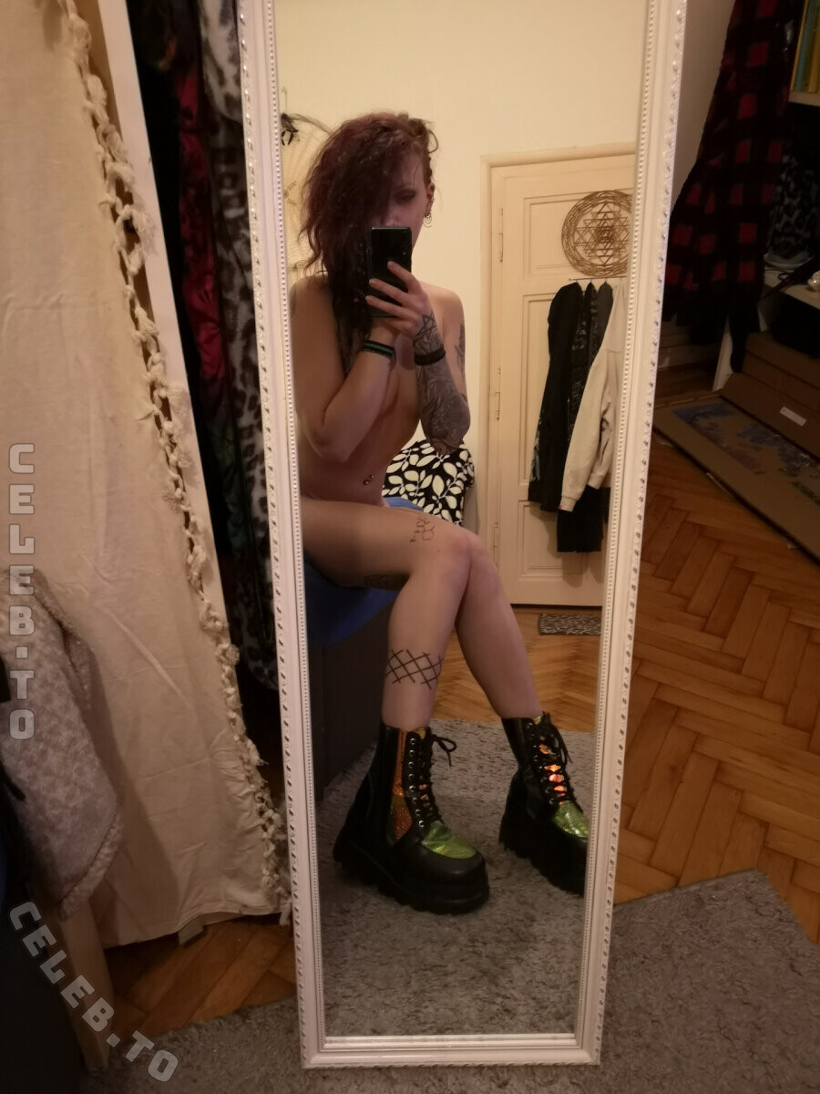 xxdijulsxx nude photo 2