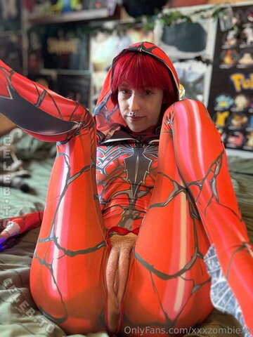 xxxzombiezx nude photo 23