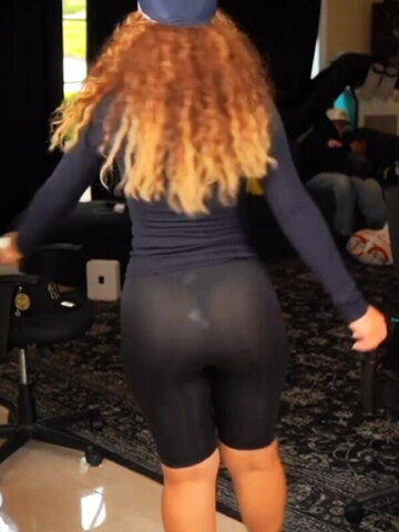 Y0nn.4 Hot (17 photos)