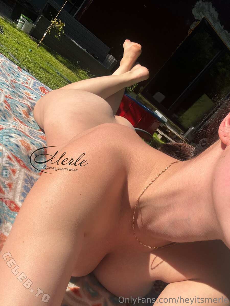 Yade Brown nude photo 3