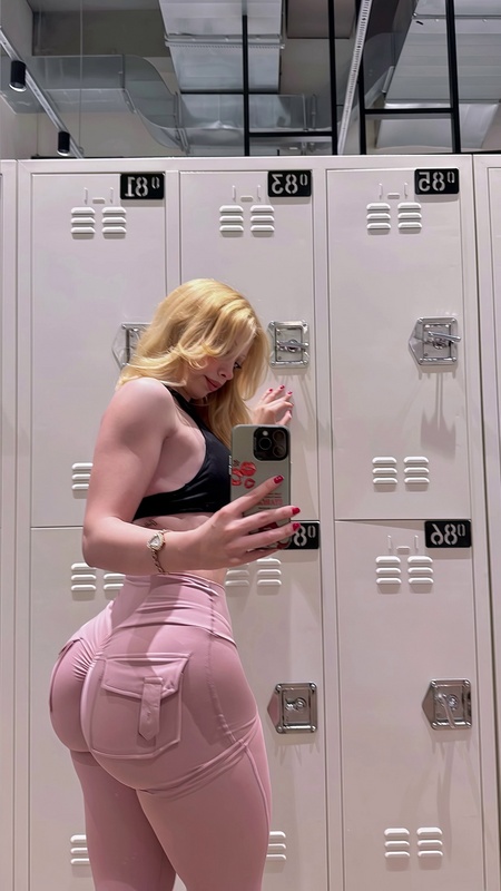 Yagmur Dinc nude photo 1